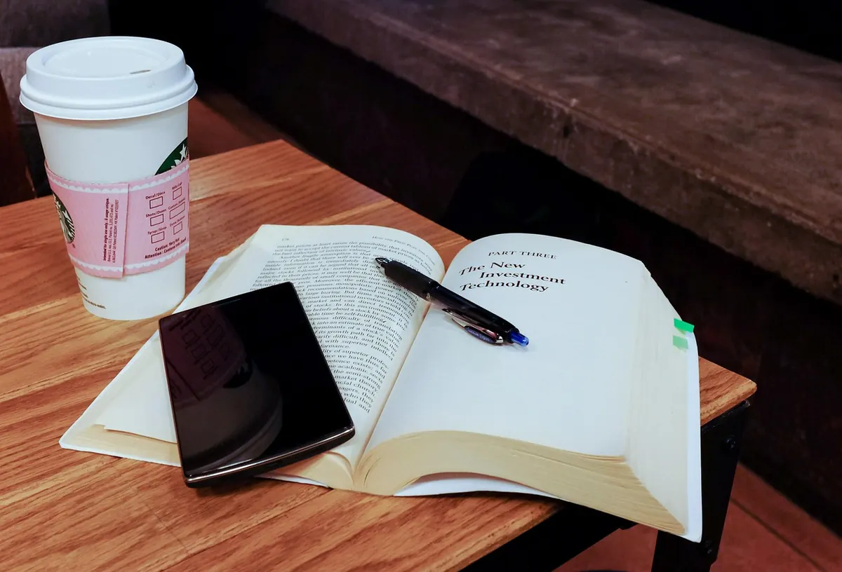 Narrative Non-Fiction Explained: How True Stories Read Like Novels